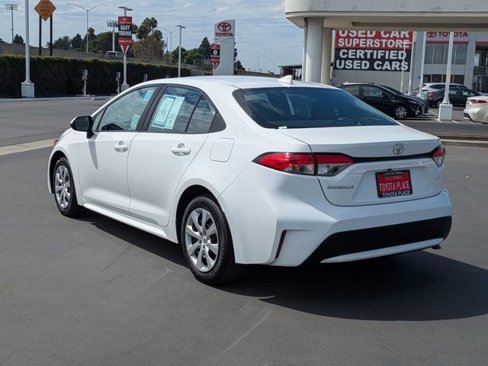 Used 2022 Toyota Corolla LE image 11