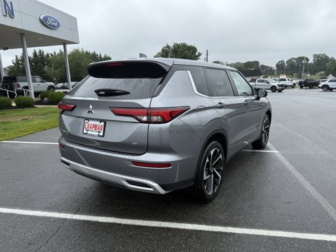 Used 2023 Mitsubishi Outlander SE image 7