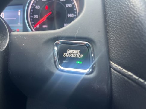 Used 2020 GMC Acadia SLE image 18