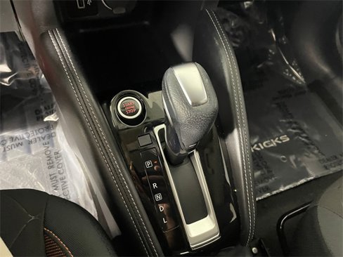 Used 2019 Nissan Kicks SR image 10