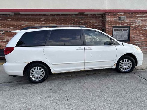Used 2007 Toyota Sienna CE image 9