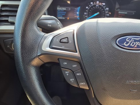 Used 2018 Ford Fusion SE w/ Fusion SE Technology Package image 12