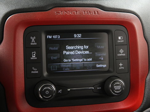Used 2017 Jeep Renegade Latitude w/ Cold Weather Group image 11