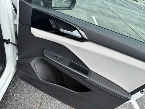 New 2025 Volkswagen Taos S image 31