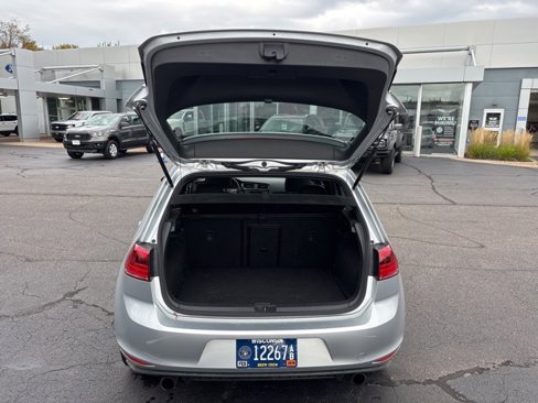 Used 2017 Volkswagen GTI SE image 7