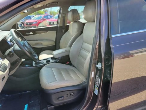 Used 2016 Kia Sorento EX image 8