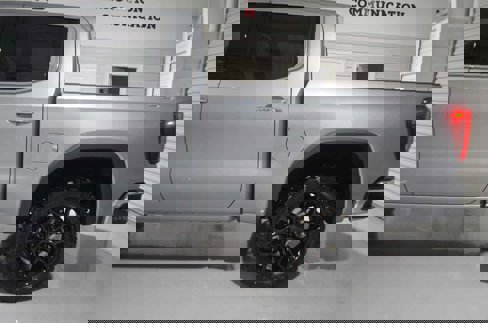 Used 2025 GMC Sierra 1500 SLT image 6