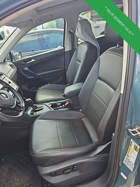 Used 2021 Volkswagen Tiguan SE w/ Panoramic Sunroof Package image 19