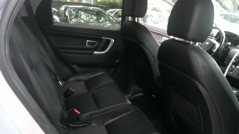 Used 2017 Land Rover Discovery Sport SE image 26