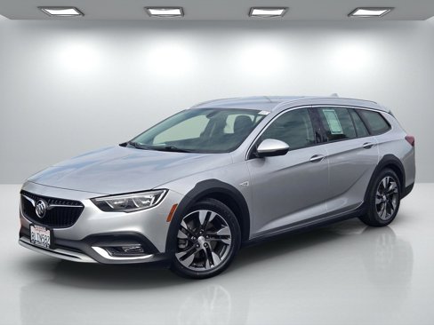 Used 2018 Buick Regal Preferred w/ Sights and Sounds Package image 8