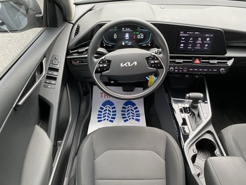 Used 2023 Kia Niro LX image 27