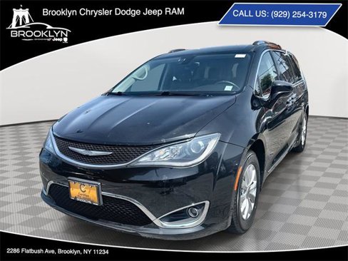 Certified 2018 Chrysler Pacifica Touring-L image 1