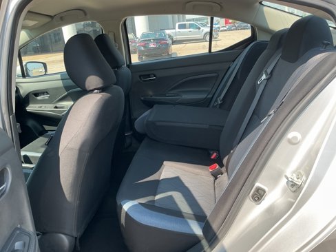 Used 2023 Nissan Versa SV image 13