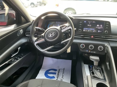 Used 2024 Hyundai Elantra SE image 13