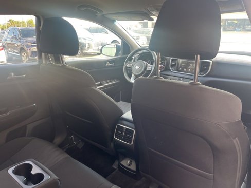 Used 2020 Kia Sportage LX image 19