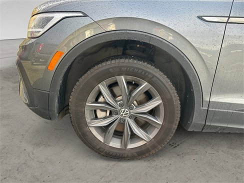 Used 2022 Volkswagen Tiguan SE image 14