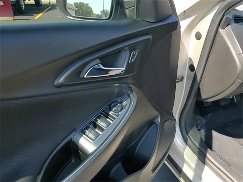 Used 2016 Chevrolet Malibu LT image 14