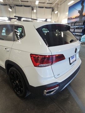 Used 2023 Volkswagen Taos SE w/ Panoramic Sunroof Package image 46