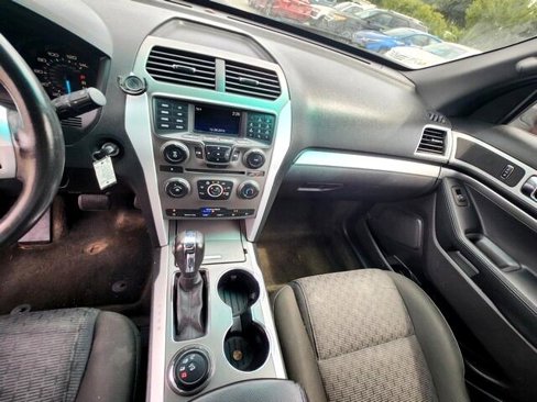 Used 2014 Ford Explorer XLT image 15