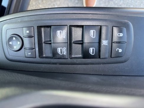 Used 2020 Jeep Cherokee Trailhawk w/ Cold Weather Group image 12