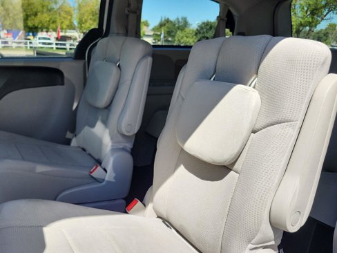 Used 2013 Dodge Grand Caravan SE image 27