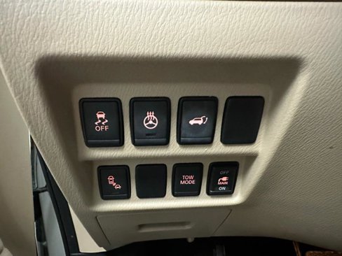 Used 2018 Nissan Pathfinder Platinum image 60