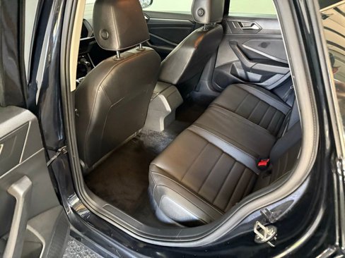 Used 2022 Volkswagen Jetta SE image 28