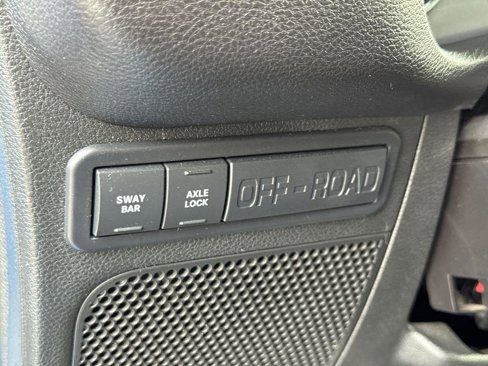 Used 2015 Jeep Wrangler Unlimited Rubicon w/ Connectivity Group image 26