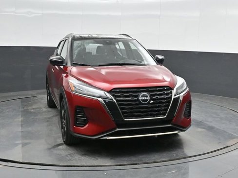 Used 2024 Nissan Kicks SR image 6