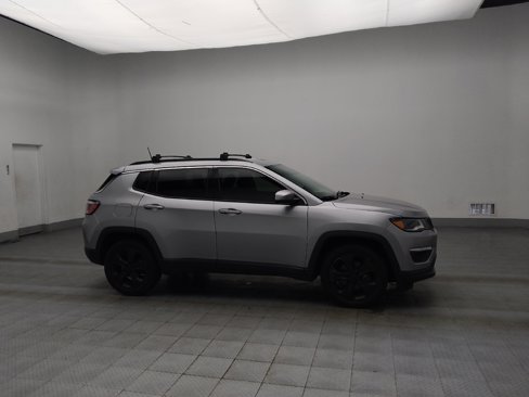 Used 2017 Jeep Compass Latitude w/ Popular Equipment Group image 11