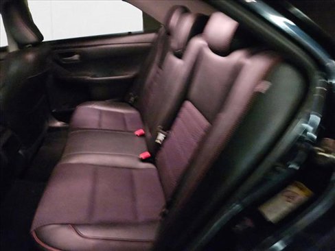 Used 2017 Toyota Camry SE w/ Moonroof Package image 19