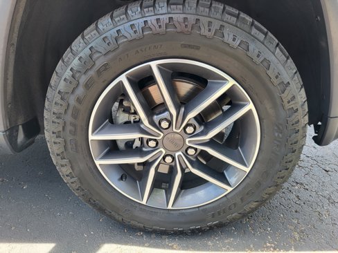 Used 2019 Jeep Grand Cherokee Limited image 21