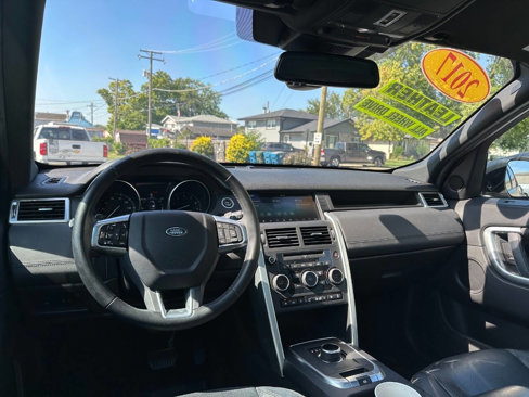 Used 2017 Land Rover Discovery Sport HSE image 12