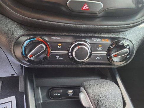Used 2023 Kia Soul LX image 16