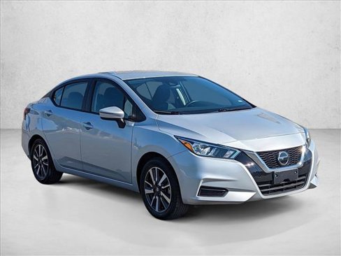 Used 2021 Nissan Versa SV image 3