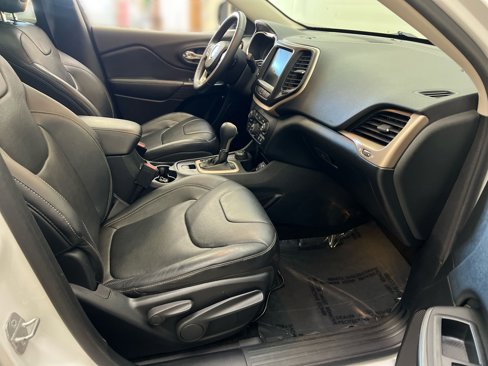 Used 2014 Jeep Cherokee Limited w/ Luxury Group image 25