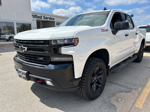 Used 2021 Chevrolet Silverado 1500 LT Trail Boss w/ LPO, Dark Essentials Package image 1