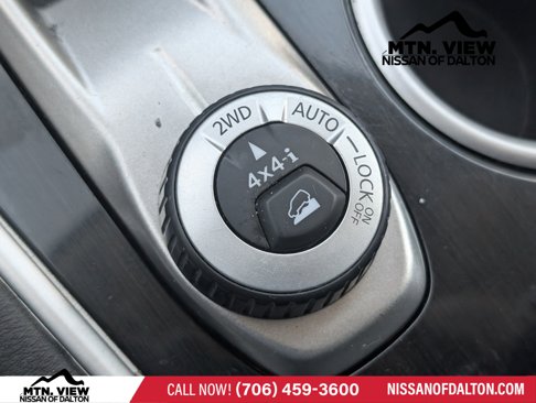 Used 2018 Nissan Pathfinder SV image 26