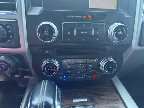 Used 2018 Ford F150 Lariat w/ Equipment Group 502A Luxury image 18