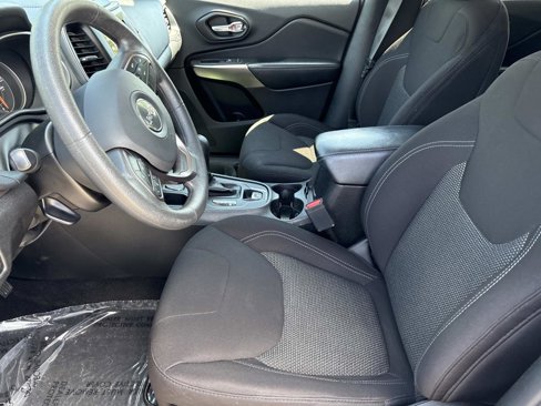 Used 2021 Jeep Cherokee Latitude image 14