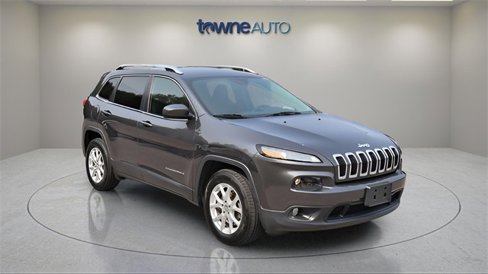 Used 2016 Jeep Cherokee Latitude w/ Cold Weather Group image 8