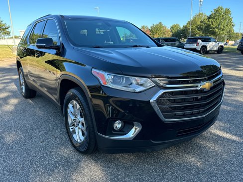 Used 2020 Chevrolet Traverse LT image 3