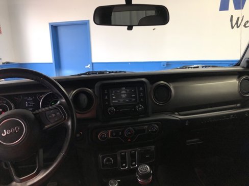 Used 2018 Jeep Wrangler Sport image 15
