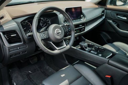 Used 2023 Nissan Rogue SV image 19