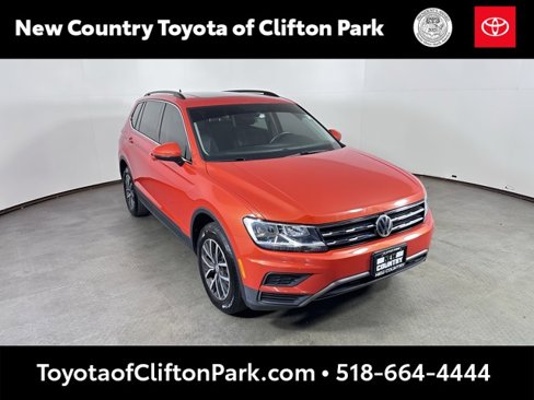 Used 2019 Volkswagen Tiguan SE w/ Panoramic Sunroof Package image 1