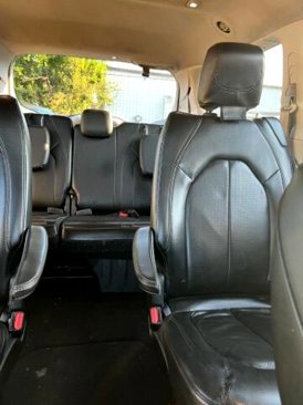 Used 2019 Chrysler Pacifica Touring-L image 14