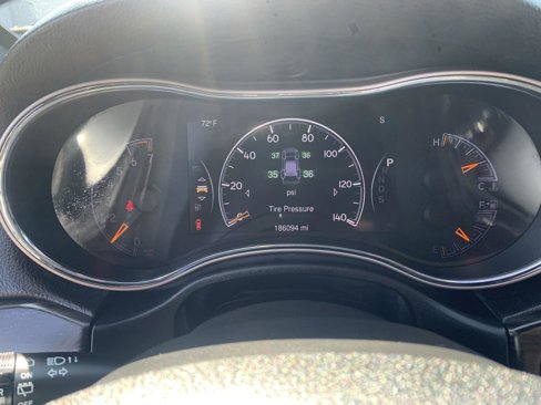 Used 2014 Jeep Grand Cherokee Laredo w/ Security & Convenience Group image 18
