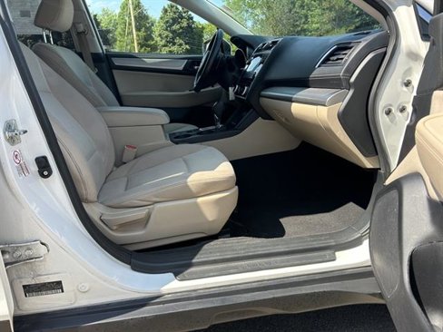 Used 2018 Subaru Outback 2.5i Premium image 35
