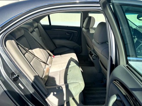 Used 2010 Acura RL image 24