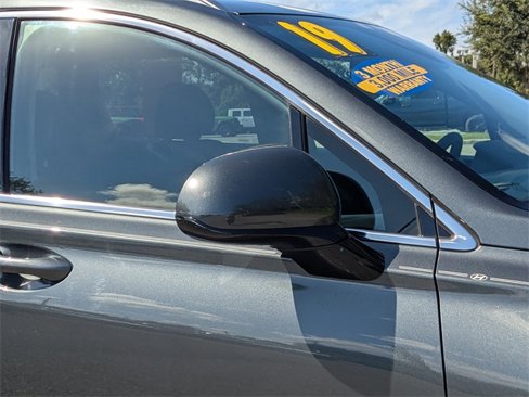 Used 2019 Hyundai Santa Fe SEL image 11